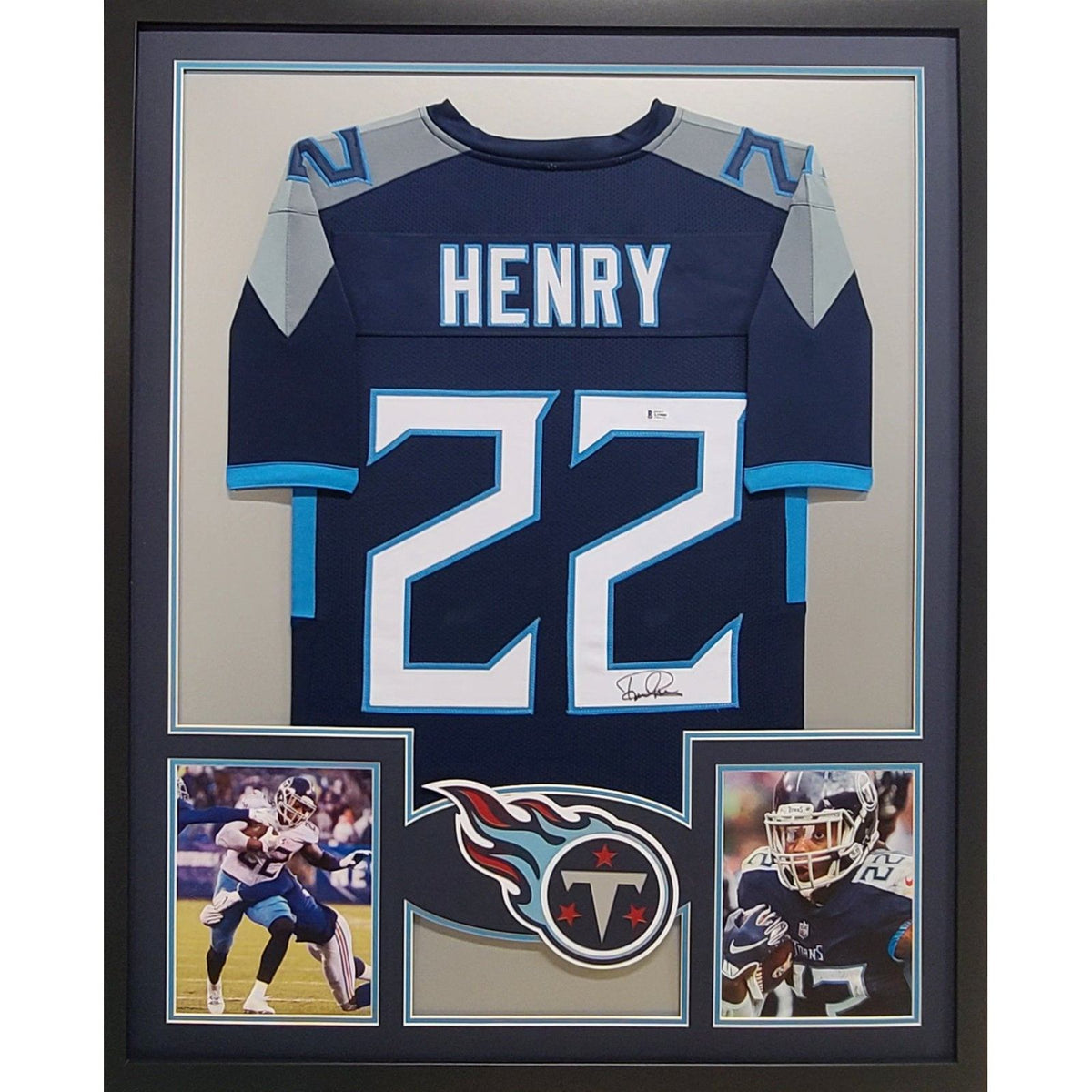 Derrick Henry Framed SIgned Jersey Beckett Autographed Tennessee Titans