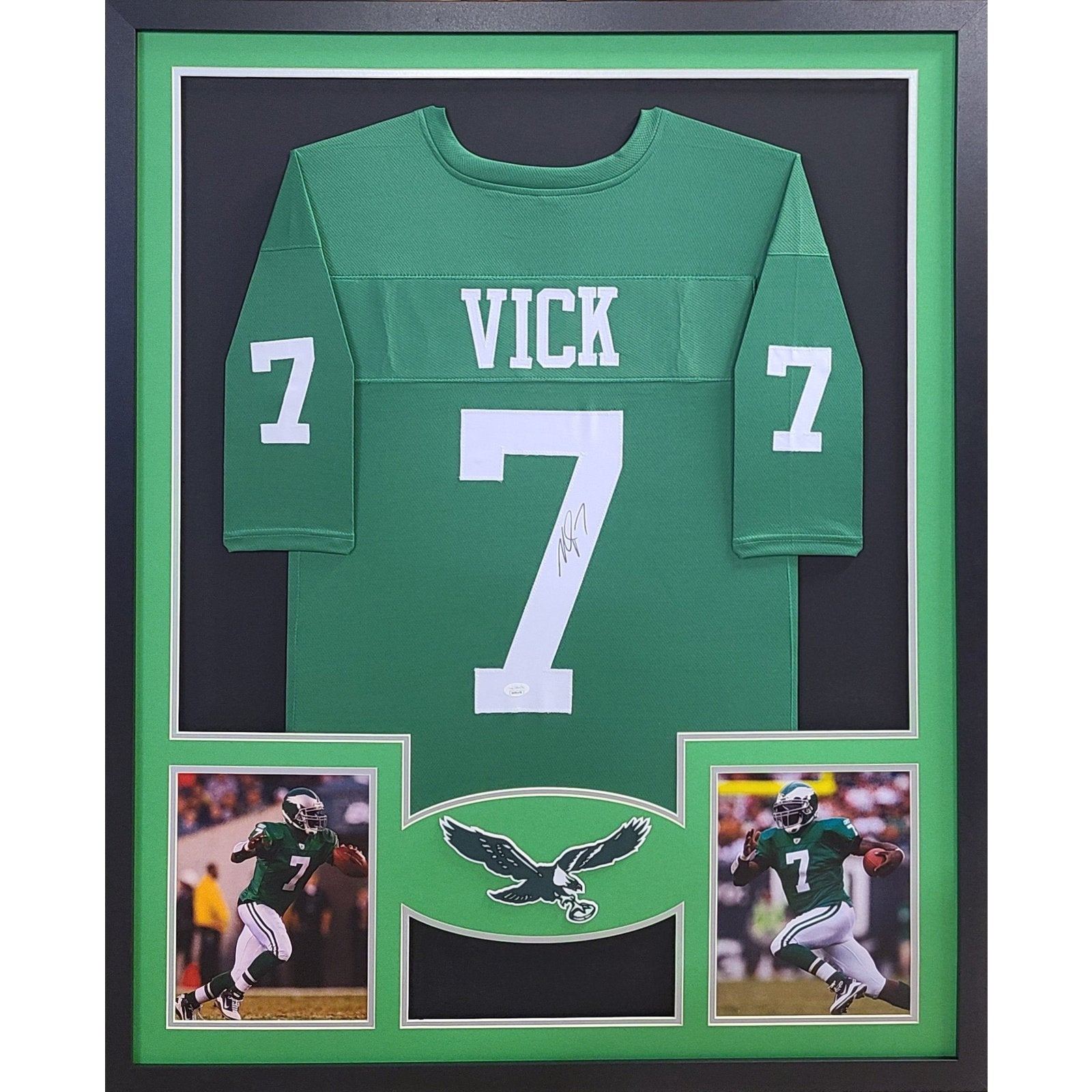 Framed Atlanta Falcons Michael Vick Autographed Signed Jersey Jsa