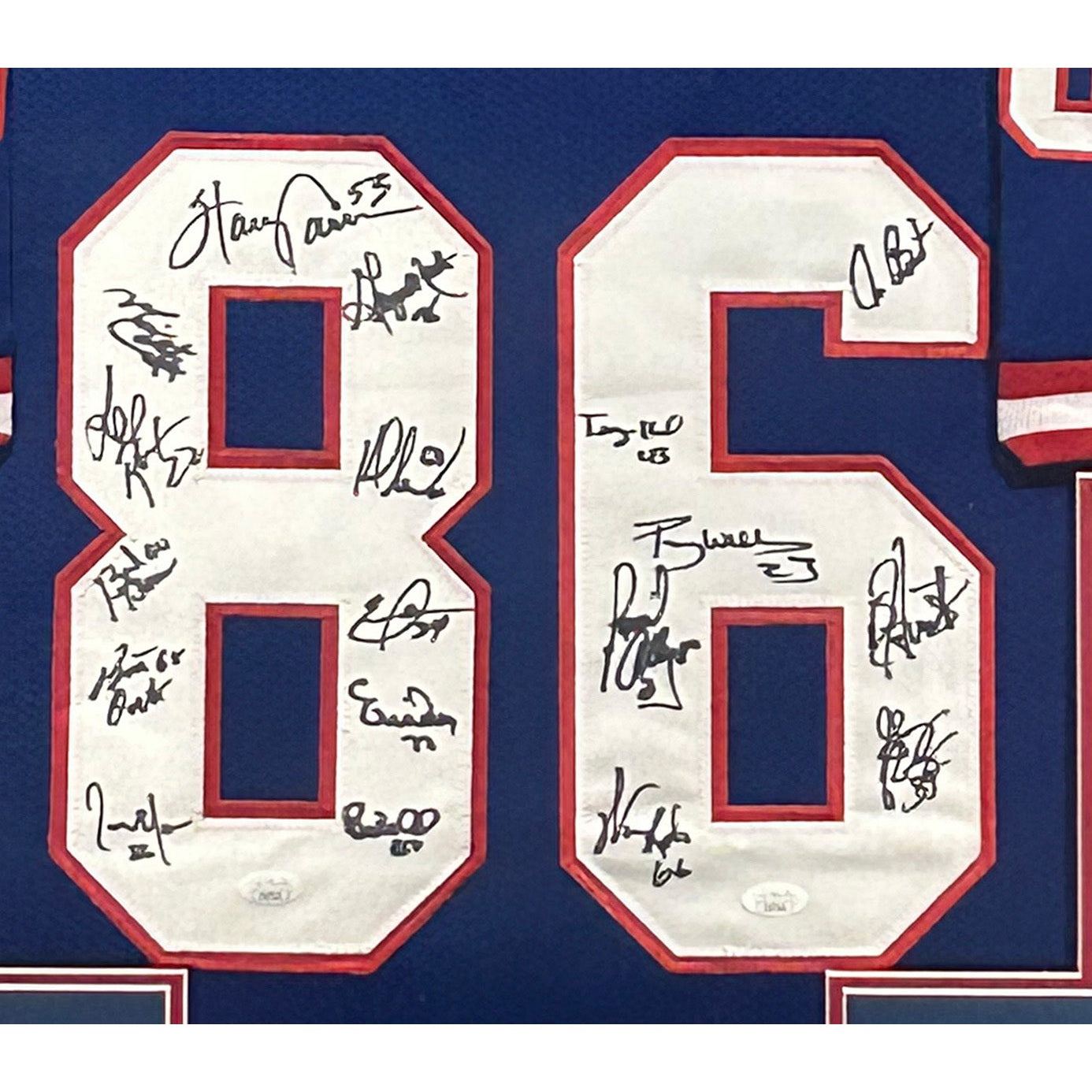 1986 New York Giants Super Bowl Team Signed Framed Jersey JSA 18 Auto