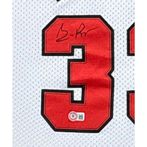 Scottie Pippen Framed White Jersey Beckett Autographed Signed Chicago Bulls