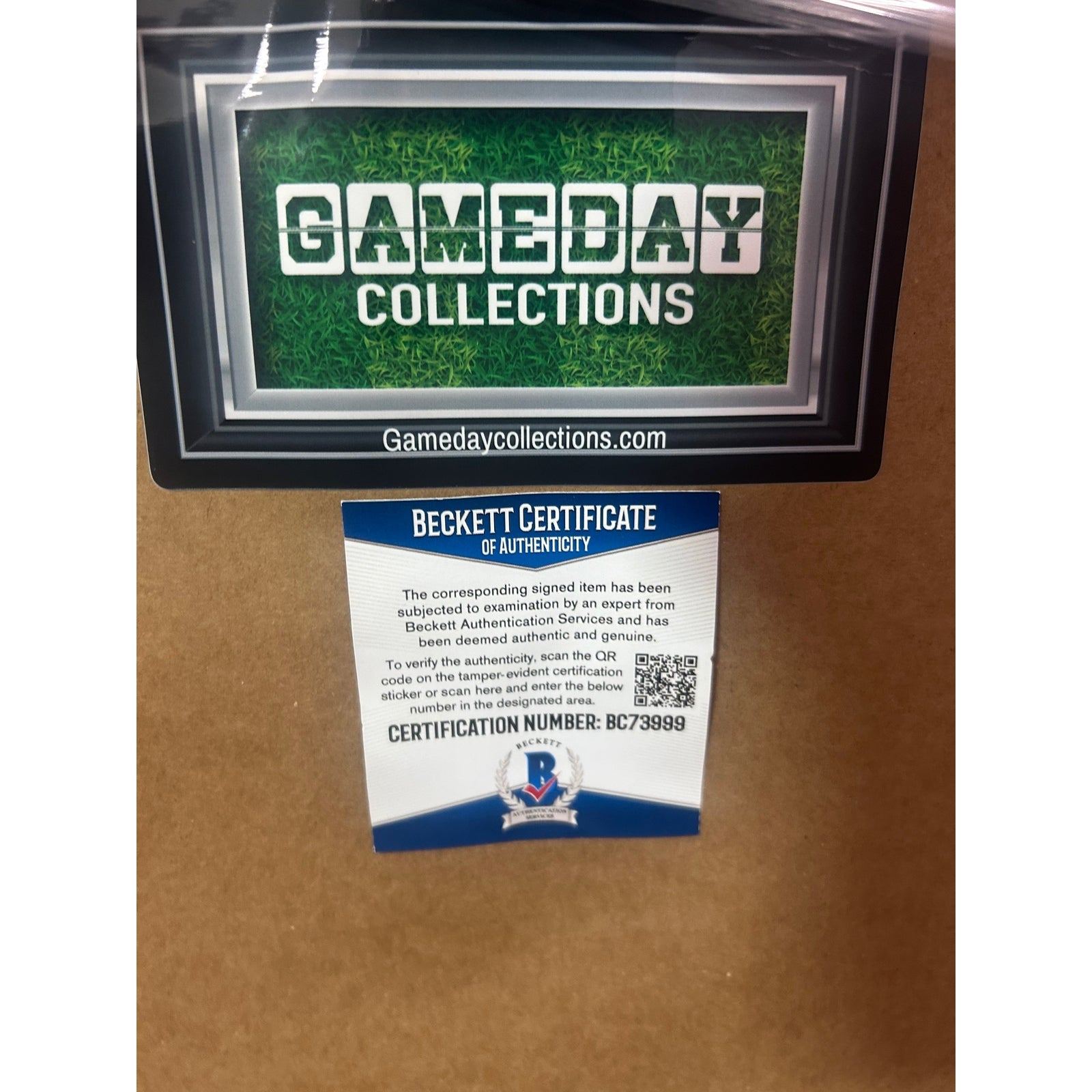 Scottie Pippen Framed White Jersey Beckett Autographed Signed Chicago Bulls